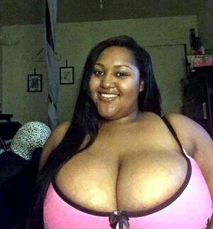 Boobs and cleavages - amateur black women with gigantic tits