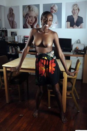 black women naked twerking